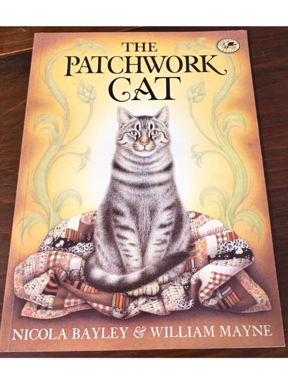 The Patchwork Cat By Nicola Bayley & William Mayne Hardcover 1990 Dragonfly Firs